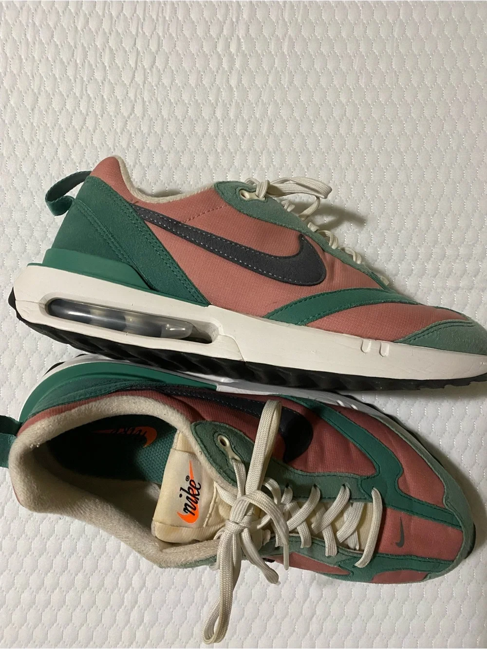Nike Men’s Green & Coral Retro Low-Top Sneakers